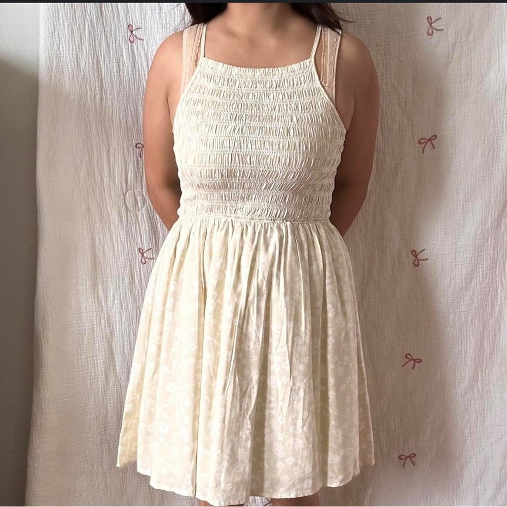 Elegant Cream Sleeveless Dress